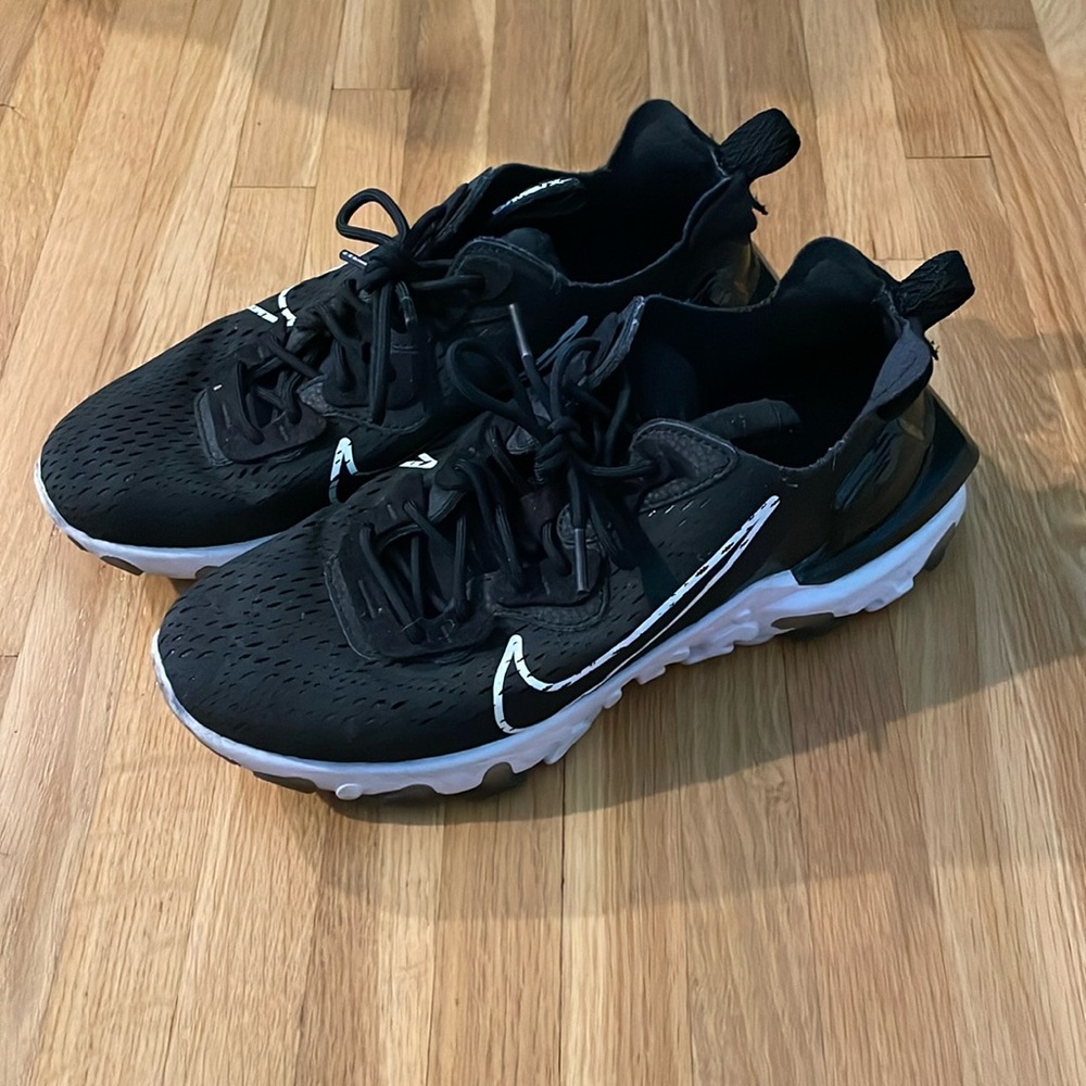 Nike Men's React Vision
